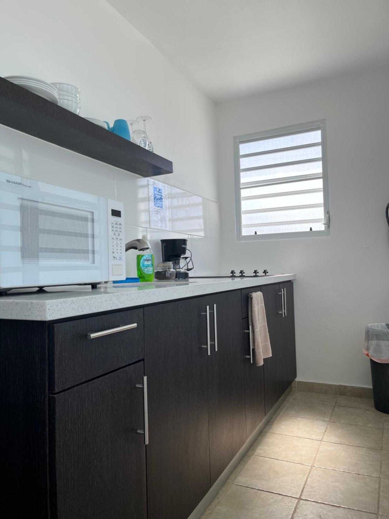 The Beach Guesthouse Pinones Δωμάτιο φωτογραφία