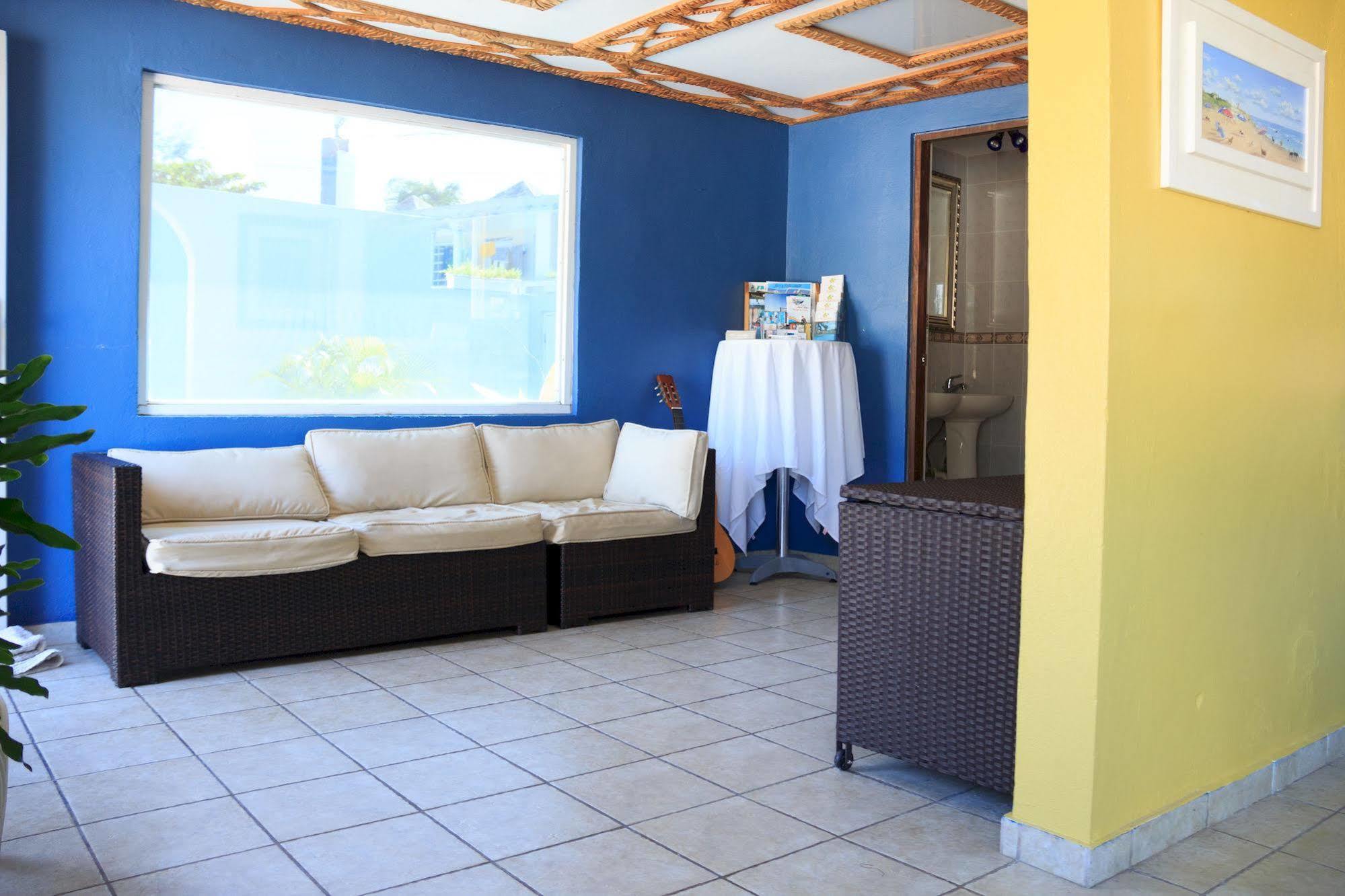 The Beach Guesthouse Pinones Εξωτερικό φωτογραφία